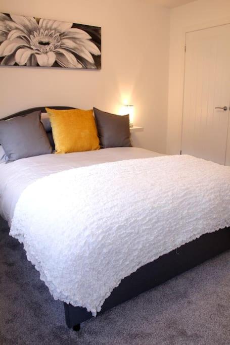 Premium Ground Floor Apartment, Near Fort William Town Centre Luaran gambar